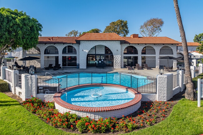 Villa Granada Apartments