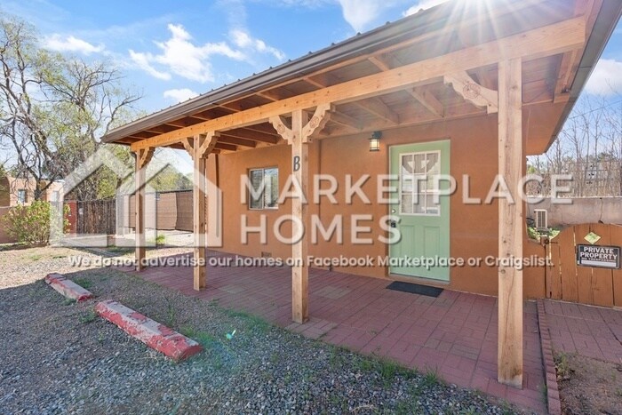 913 1/2 Old Pecos Trail in Santa Fe, NM - Building Photo