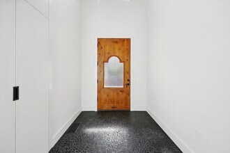 8635 San Leandro Dr in Dallas, TX - Foto de edificio - Building Photo