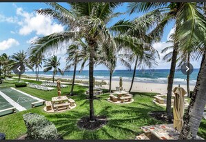 1050 Hillsboro Mile, Unit 305W in Hillsboro Beach, FL - Building Photo