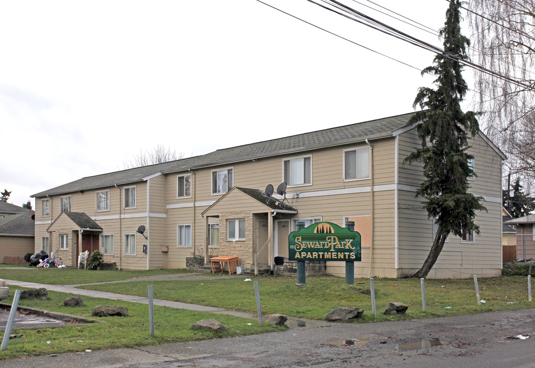 Seward Park Apartments in Seattle, WA - Building Photo