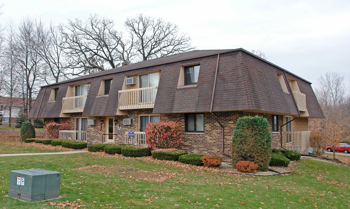 665 Foxtree Cir in Burlington, WI - Building Photo