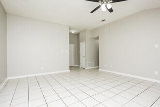 4471 Bishop Hills Dr in Memphis, TN - Building Photo - Building Photo