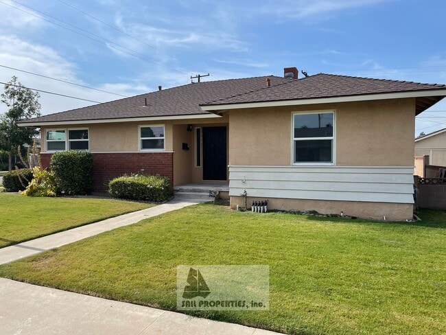 property at 1440 E Rose Ave