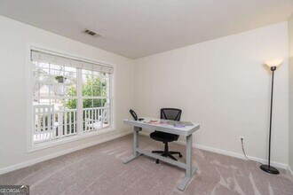 8860 Penbrooke Ct in Cumming, GA - Foto de edificio - Building Photo