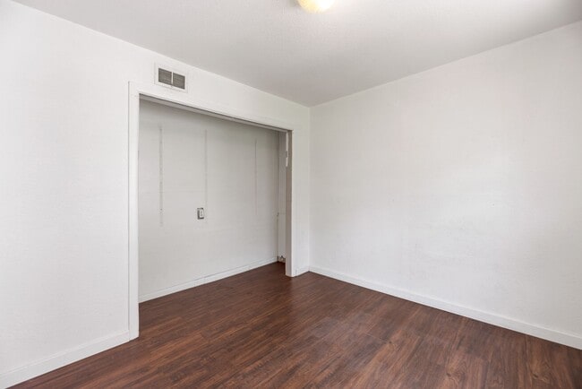 6014 Castle Dr in Wichita, KS - Building Photo - Building Photo