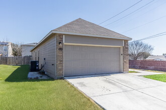 7202 Archers Grove in San Antonio, TX - Building Photo - Building Photo