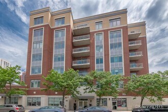 657 W Fulton St, Unit 609 in Chicago, IL - Building Photo - Building Photo