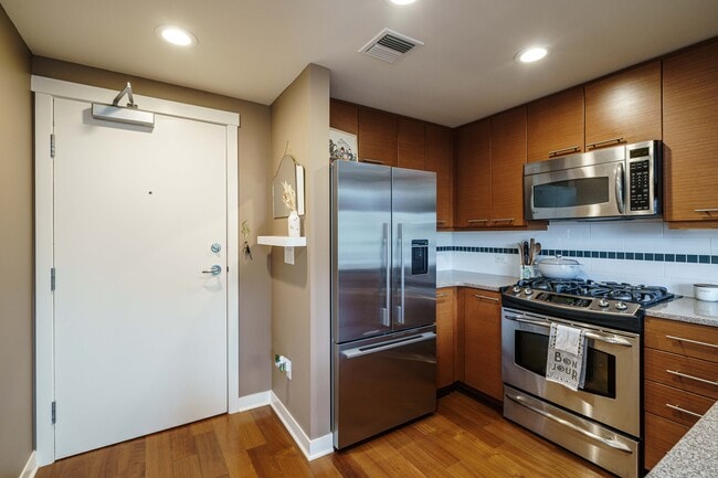 1500 SW 11th Ave, Unit Benson Tower #805 in Portland, OR - Building Photo - Building Photo