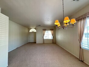 436 Emerald Heights St in Las Vegas, NV - Building Photo - Building Photo