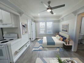 Flint 301 S Kenmore LLC in Los Angeles, CA - Building Photo
