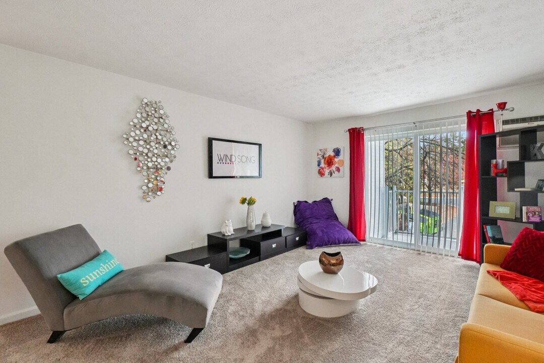 The Wind Song Apartments in Pontiac, MI - Building Photo