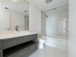 1100 S Miami Ave, Unit 3505 in Miami, FL - Foto de edificio - Building Photo