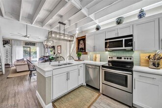 50 Emerald Woods Dr in Naples, FL - Building Photo - Building Photo