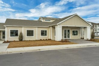 687 N 380 W, Unit X-302 in Orem, UT - Building Photo - Building Photo