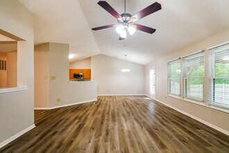 8835 Youngs Creek Ln in Indianapolis, IN - Building Photo - Building Photo