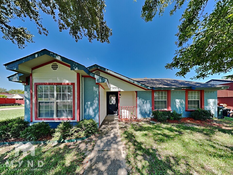 1401 Ross Ln in Seagoville, TX - Building Photo