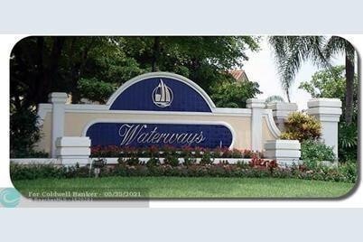 4768 SW 14th Ct in Deerfield Beach, FL - Building Photo - Building Photo