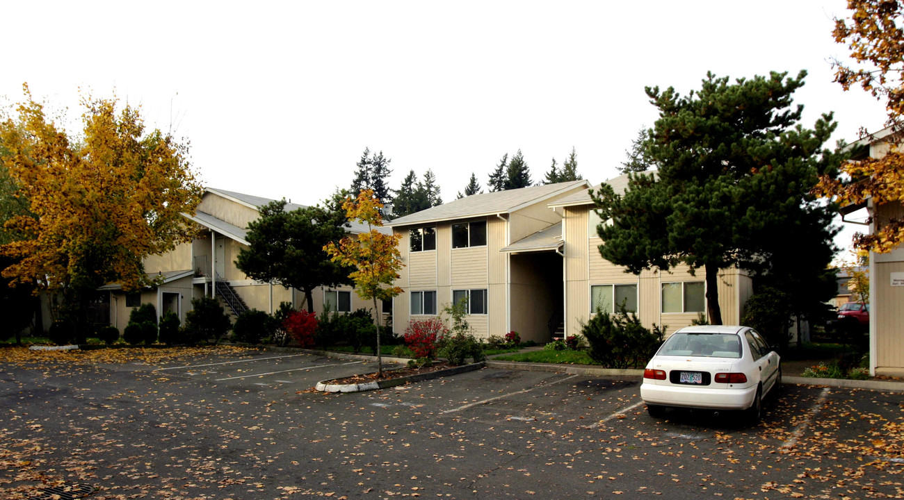 Highland Ridge Apartments in Portland, OR - Building Photo