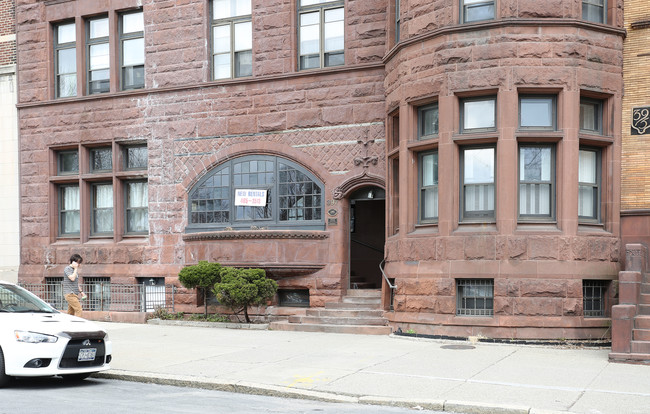 State Street Tower Apartments in Albany, NY - Building Photo - Building Photo