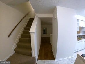 2804 Pin Oak Ln in Glenarden, MD - Building Photo - Building Photo