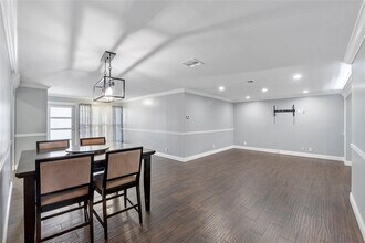5820 NW 56th Pl in Tamarac, FL - Building Photo - Building Photo