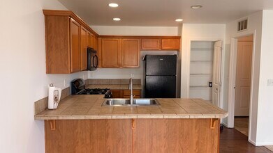 11046 SE 204th St in Kent, WA - Building Photo - Building Photo