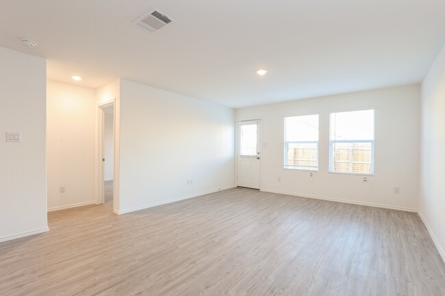 431 Filibusters Trail in San Antonio, TX - Foto de edificio - Building Photo