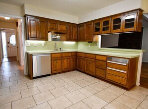 5524 E 61st Pl in Tulsa, OK - Building Photo - Building Photo