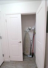 521 W 48th St in New York, NY - Building Photo - Building Photo