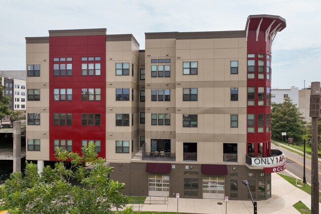 Eight O Eight in Tallahassee, FL - Building Photo - Building Photo