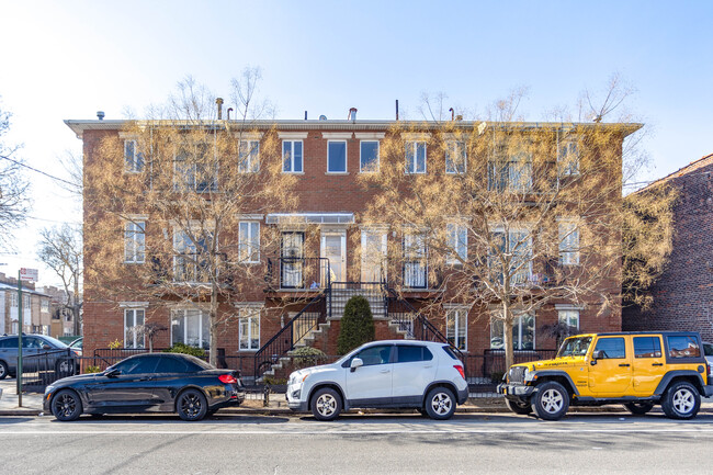 2322 Bath Ave in Brooklyn, NY - Foto de edificio - Building Photo