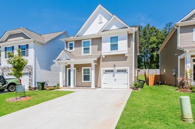 136 Highland Park Ct in Easley, SC - Foto de edificio - Building Photo