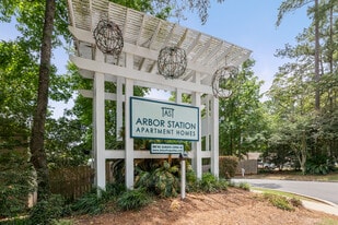 Arbor Station Apartments in Tallahassee, FL - Building Photo