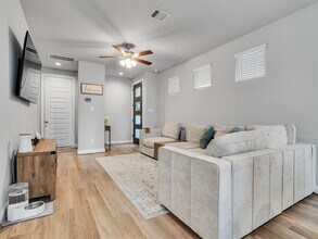 3118 Cloud Forest Ln in Houston, TX - Foto de edificio - Building Photo