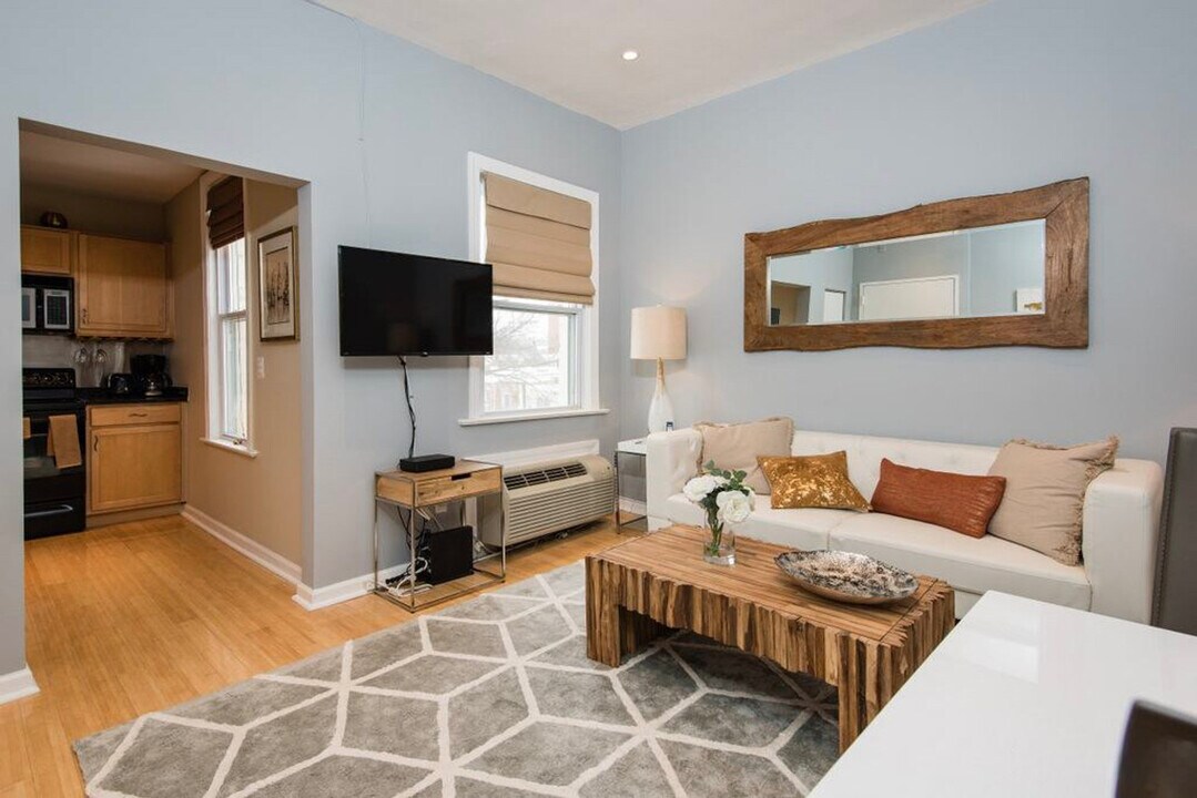 1822 15th St NW in Washington, DC - Foto de edificio