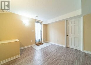 1036 Yates Dr in Milton, ON - Building Photo - Building Photo