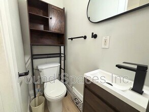 597 Wilson St in Hamilton, ON - Building Photo - Building Photo