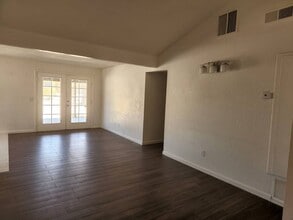 72385 Sunnyvale Dr in Twentynine Palms, CA - Foto de edificio - Building Photo