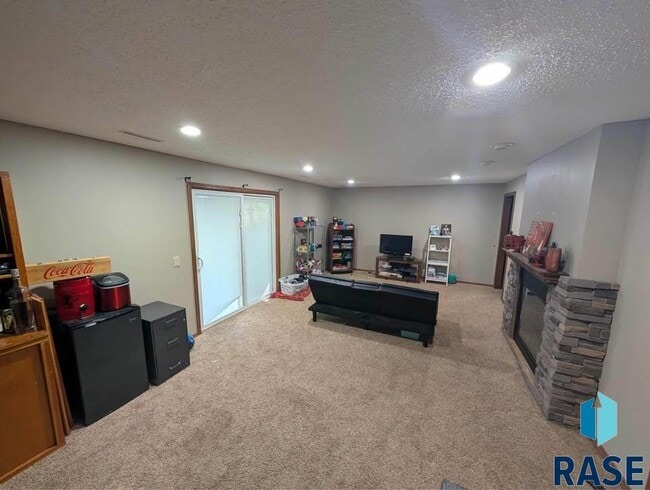 4108 S Teakwood Ave in Sioux Falls, SD - Building Photo - Building Photo