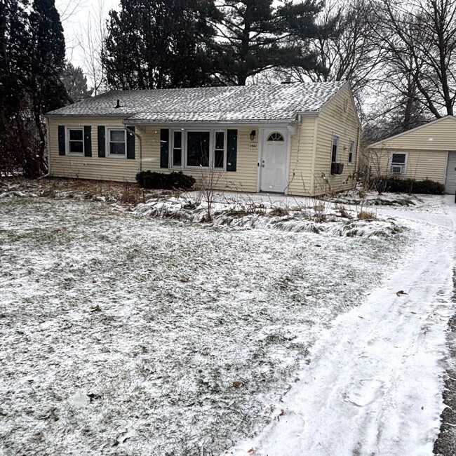 property at 1541 Ann St