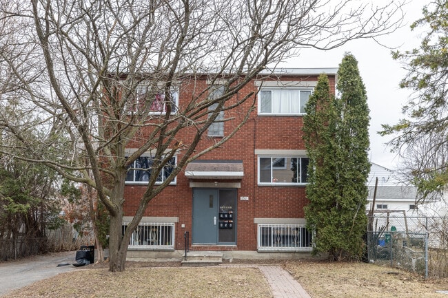 230 Ste-Monique St in Ottawa, ON - Building Photo - Building Photo