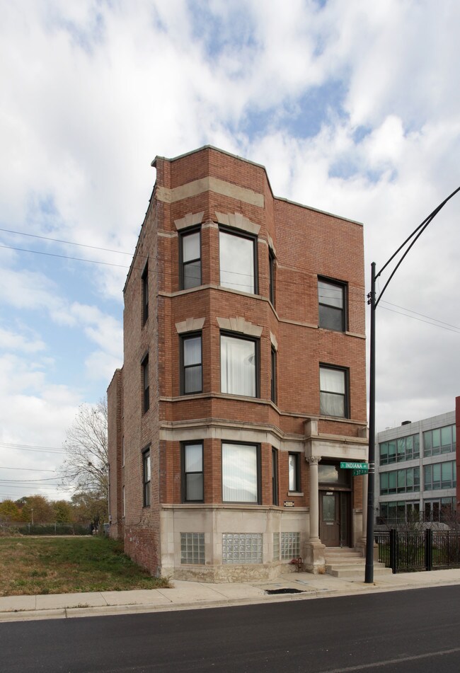 3933 S Indiana Ave in Chicago, IL - Foto de edificio - Building Photo