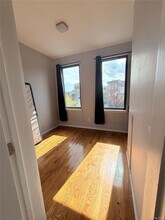 390 Broadway in Brooklyn, NY - Building Photo - Building Photo