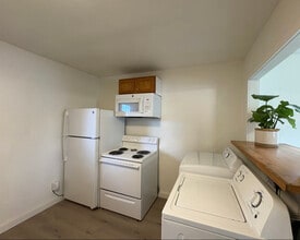 120 National Ave N in Bremerton, WA - Building Photo - Building Photo