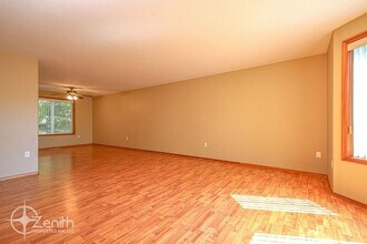 3907 SE Sunrise Dr in Camas, WA - Building Photo - Building Photo