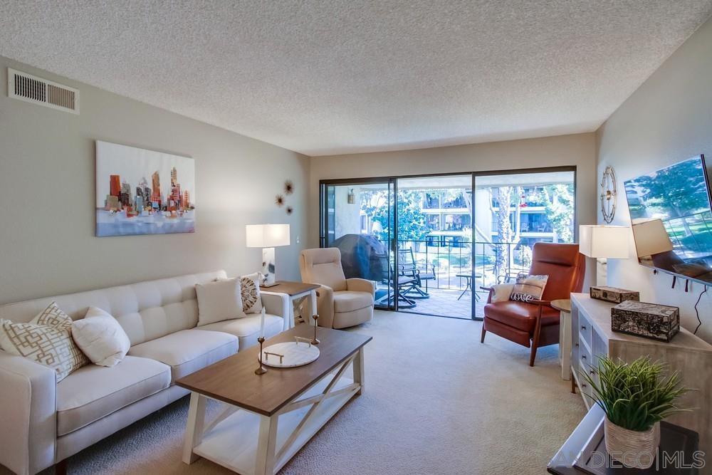 17617 Pomerado Rd-Unit -215 in San Diego, CA - Building Photo