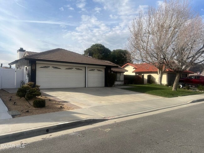 39335 Rockcliff Ct in Palmdale, CA - Building Photo - Building Photo