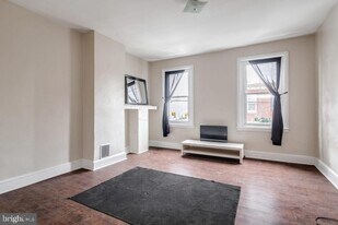 2008 S 4th St in Philadelphia, PA - Building Photo