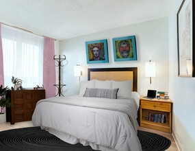 Waterford Studios in Austin, TX - Foto de edificio - Building Photo